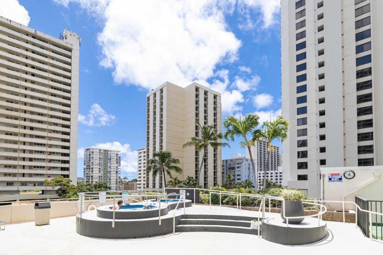 Beautiful 1Br, Steps To Waikiki Beach And Parking Honolulu Exterior foto